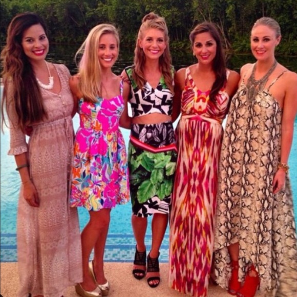 Matching 2-piece crop top and skirt! - Picture 5 of 5